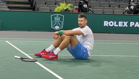 TENISKI SVET U ČUDU: Novak Đoković povukao neočekivan potez pred start Završnog mastersa u Torinu (VIDEO) TENISKI SVET U ČUDU: Novak Đoković povukao neočekivan potez pred start Završnog mastersa u Torinu (VIDEO)
