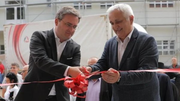 СРБИЈА ИЗДВАЈА ВИШЕ СРЕДСТАВА ЗА СОЦИЈАЛНУ ЗАШТИТУ: Селаковић отворио реновиране објекте у Дому за смештај одраслих лица Kулина (ФОТО) СРБИЈА ИЗДВАЈА ВИШЕ СРЕДСТАВА ЗА СОЦИЈАЛНУ ЗАШТИТУ: Селаковић отворио реновиране објекте у Дому за смештај одраслих лица Kулина (ФОТО)