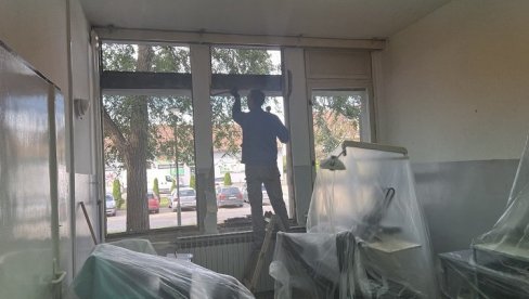 RENOVIRAJU AMBULANTU U BANATSKOM KARLOVCU: Radovi prvi put nakon pola veka RENOVIRAJU AMBULANTU U BANATSKOM KARLOVCU: Radovi prvi put nakon pola veka