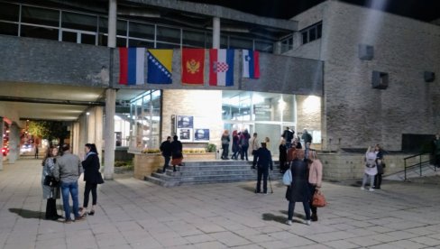POČINJE FESTIVAL BEZ PREVODA: Milenina Deca pred Užičanima POČINJE FESTIVAL BEZ PREVODA: Milenina Deca pred Užičanima