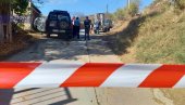УВИЂАЈ НА ПРЕКОПАНОМ ГРОБЉУ У МИТРОВИЦИ: Присутна полиција и Еулекс (ВИДЕО) УВИЂАЈ НА ПРЕКОПАНОМ ГРОБЉУ У МИТРОВИЦИ: Присутна полиција и Еулекс (ВИДЕО)