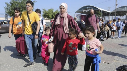 NJUJORK TAJMS TVRDI: Izrael kuje tajni plan kako da iseli stotine hiljada Palestinaca iz Pojasa Gaze NJUJORK TAJMS TVRDI: Izrael kuje tajni plan kako da iseli stotine hiljada Palestinaca iz Pojasa Gaze