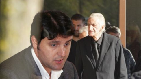 BODIROGA U SUZAMA NA SAHRANI KODIĆA: Pokojni mladić radio je u njegovom restoranu BODIROGA U SUZAMA NA SAHRANI KODIĆA: Pokojni mladić radio je u njegovom restoranu