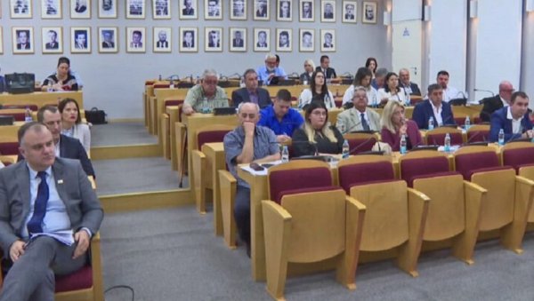 ОДРЖАНА РЕДОВНА СЕДНИЦА СО ХЕРЦЕГ НОВИ: Повећан буџет за 2023. годину ОДРЖАНА РЕДОВНА СЕДНИЦА СО ХЕРЦЕГ НОВИ: Повећан буџет за 2023. годину