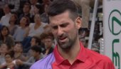 ĐOKOVIĆ SE MUČIO, ALI... Novak uzeo čarobnu pilulu, pa pobedio u Parizu! ĐOKOVIĆ SE MUČIO, ALI... Novak uzeo čarobnu pilulu, pa pobedio u Parizu!