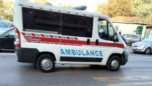 POVREĐENE DVE MUŠKE OSOBE: Sudar džipa i kombija na auto-putu kod Novog Sada POVREĐENE DVE MUŠKE OSOBE: Sudar džipa i kombija na auto-putu kod Novog Sada