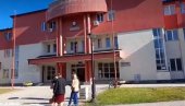 MUŠKARAC SE RAZNEO BOMBOM NA ŽELEZNIČKOJ STANICI: Tragedija uznemirila Čačane - prvi snimci sa mesta eksplozije (VIDEO) MUŠKARAC SE RAZNEO BOMBOM NA ŽELEZNIČKOJ STANICI: Tragedija uznemirila Čačane - prvi snimci sa mesta eksplozije (VIDEO)