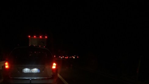 AUTO SLETEO U KANJON LIMA, IMA POVREĐENIH: Saobraćajna nesreća kod Prijepolja, vozilo se zapalilo (FOTO) AUTO SLETEO U KANJON LIMA, IMA POVREĐENIH: Saobraćajna nesreća kod Prijepolja, vozilo se zapalilo (FOTO)