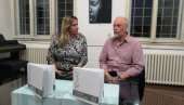 СТАРИ ЗАНАТИ У “ПЕЧАТУ“: У Параћину представљена прва фотомонографија Маје Стошић (ФОТО) СТАРИ ЗАНАТИ У “ПЕЧАТУ“: У Параћину представљена прва фотомонографија Маје Стошић (ФОТО)