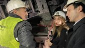 MINISTARKA ĐEDOVIĆ HANDANOVIĆ NA MESTU NESREĆE: Tragedija u rudniku kod Zaječara (FOTO) MINISTARKA ĐEDOVIĆ HANDANOVIĆ NA MESTU NESREĆE: Tragedija u rudniku kod Zaječara (FOTO)