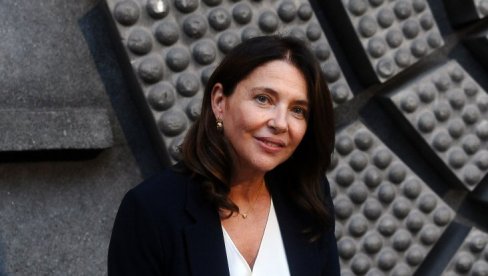 SANJA VEJNOVIĆ: Najveći uspeh je što sam opstala 40 godina SANJA VEJNOVIĆ: Najveći uspeh je što sam opstala 40 godina