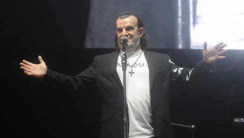 POKIDAO NA FILMU I KONCERTU: Aca Lukas na bioskopskoj premijeri o svom životu i tradicionalnoj rođendanskoj žurci (FOTO/VIDEO) POKIDAO NA FILMU I KONCERTU: Aca Lukas na bioskopskoj premijeri o svom životu i tradicionalnoj rođendanskoj žurci (FOTO/VIDEO)