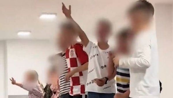 ПОПЕЛИ СЕ НА СТО, ОДВРНУЛИ ДЕСИНГЕРИЦУ И ЛЕПЕ ПАРЕ НА ЧЕЛО: Снимак малишана из Хрватске оставио све у неверици (ВИДЕО) ПОПЕЛИ СЕ НА СТО, ОДВРНУЛИ ДЕСИНГЕРИЦУ И ЛЕПЕ ПАРЕ НА ЧЕЛО: Снимак малишана из Хрватске оставио све у неверици (ВИДЕО)