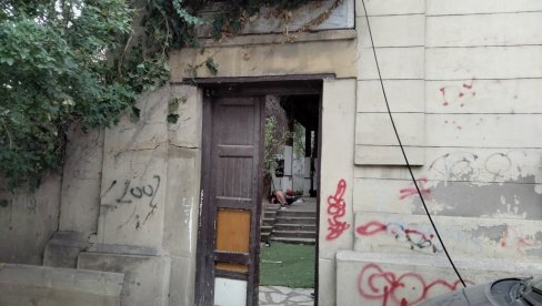 OBRISALI KRVAVE TRAGOVE DA PRIKRIJU ZLOČIN: Olji Š. (18) iz Novog Sada, osumnjičenoj za ubistvo, određen pritvor do 30 dana (FOTO) OBRISALI KRVAVE TRAGOVE DA PRIKRIJU ZLOČIN: Olji Š. (18) iz Novog Sada, osumnjičenoj za ubistvo, određen pritvor do 30 dana (FOTO)