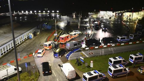 PRVE FOTOGRAFIJE SA AERODROMA U HAMBURGU: Jake policijske snage tragaju za napadačem (FOTO/VIDEO)