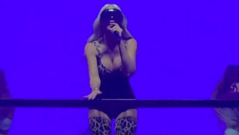 UPUTILA JOJ BRUTALNU PORUKU: Jelena Karleuša nije štedela reči kad je Stoja Novaković u pitanju UPUTILA JOJ BRUTALNU PORUKU: Jelena Karleuša nije štedela reči kad je Stoja Novaković u pitanju