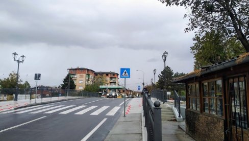 KOMFORAN KAO PISTA: Pušten u saobraćaj novoizgrađeni drumski most u Paraćinu (FOTO) KOMFORAN KAO PISTA: Pušten u saobraćaj novoizgrađeni drumski most u Paraćinu (FOTO)