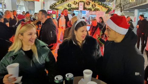 NAJVIŠE SE PLAĆA POGLED NA PEVAČICU: Za razliku od većine gradova, srpska prestonica uveliko reklamira Novogodišnji provod NAJVIŠE SE PLAĆA POGLED NA PEVAČICU: Za razliku od većine gradova, srpska prestonica uveliko reklamira Novogodišnji provod