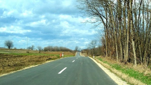 ОБНАВЉАЈУ КОЛОВОЗ: До 15. новембра затворен део пута Кучево-Петровац на Млави ОБНАВЉАЈУ КОЛОВОЗ: До 15. новембра затворен део пута Кучево-Петровац на Млави