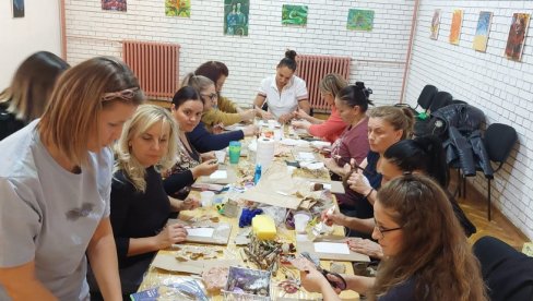 КРЕАТИВНЕ ВРАЊАНКЕ У ХУМАНОЈ МИСИЈИ: Изложба Уметност нас повезује КРЕАТИВНЕ ВРАЊАНКЕ У ХУМАНОЈ МИСИЈИ: Изложба Уметност нас повезује
