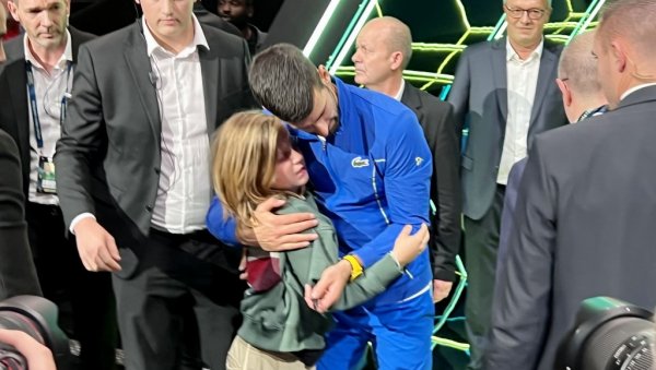 ДРАМА У ПАРИЗУ ПОСЛЕ МЕЧА НОВАКА ЂОКОВИЋА: Спасавање дечака и загрљај ће памтити целог живота ДРАМА У ПАРИЗУ ПОСЛЕ МЕЧА НОВАКА ЂОКОВИЋА: Спасавање дечака и загрљај ће памтити целог живота