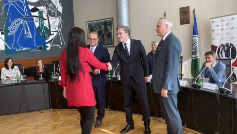 MINISTAR SELAKOVIĆ U BORU: Za poslednjih 11 godina više od pola miliona ljudi dobilo posao (FOTO) MINISTAR SELAKOVIĆ U BORU: Za poslednjih 11 godina više od pola miliona ljudi dobilo posao (FOTO)