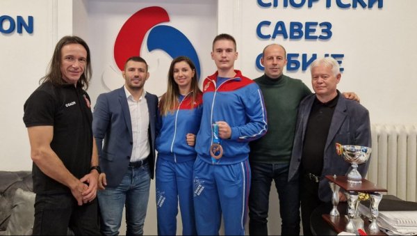 УСПЕХ СРПСКОГ САВАТЕА: Давор Штефанек угостио освајаче медаља УСПЕХ СРПСКОГ САВАТЕА: Давор Штефанек угостио освајаче медаља