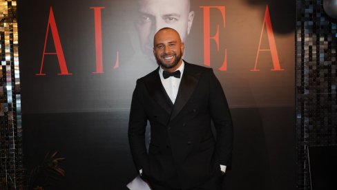 BOG JE TAKO HTEO: Dado Polumenta novi album nazvao po svojoj ćerki (FOTO/VIDEO) BOG JE TAKO HTEO: Dado Polumenta novi album nazvao po svojoj ćerki (FOTO/VIDEO)