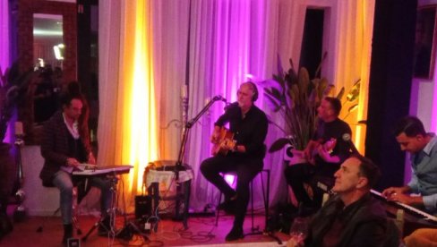 SILENT PARTY: Branko Koprivica i Aca Sofronijević predstavili novu muziku i otkrili šta slušaju (FOTO/VIDEO) SILENT PARTY: Branko Koprivica i Aca Sofronijević predstavili novu muziku i otkrili šta slušaju (FOTO/VIDEO)