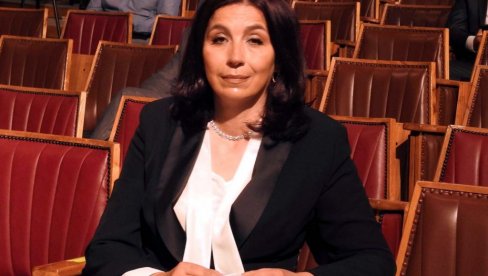 NEUSPEŠAN OPOZIV GRADONAČELNICE: Većina podržala Jelenu Raković Radivojević NEUSPEŠAN OPOZIV GRADONAČELNICE: Većina podržala Jelenu Raković Radivojević