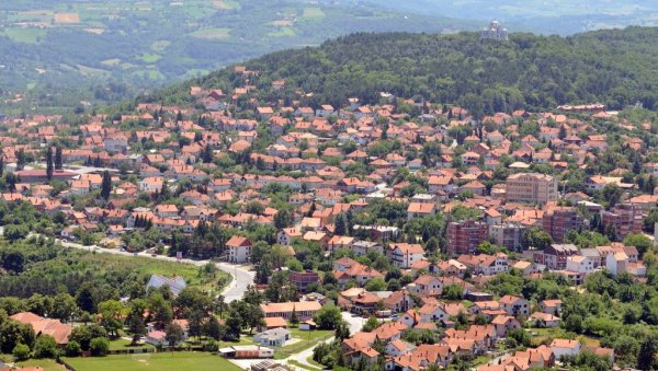 ПРВИ КАРАВАН СТИЖЕ У ТОПОЛУ: Пољопривредници из Шумадије на једном месту 10. новембра ПРВИ КАРАВАН СТИЖЕ У ТОПОЛУ: Пољопривредници из Шумадије на једном месту 10. новембра