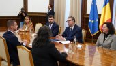 ВУЧИЋ СА СИМОНИСОМ: Ценимо што Румунија остаје при ставу да не призна тзв. Косово ВУЧИЋ СА СИМОНИСОМ: Ценимо што Румунија остаје при ставу да не призна тзв. Косово
