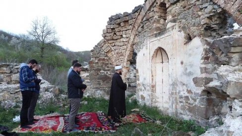 NEMOGUĆA REKONSTRUKCIJA DŽAMIJE U BIJELOM POLJU: Za dozvolu zaobišli hijerarhiju NEMOGUĆA REKONSTRUKCIJA DŽAMIJE U BIJELOM POLJU: Za dozvolu zaobišli hijerarhiju