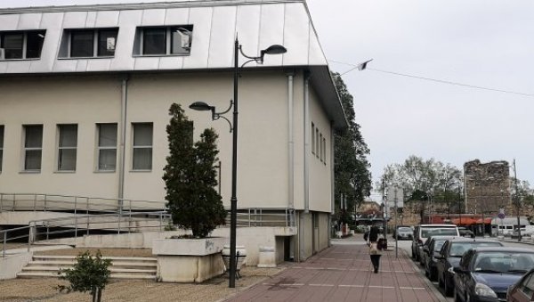 ТУЖИЛАШТВО У СМЕДЕРЕВУ ПОДИГЛО ОПТУЖНИЦУ ЗБОГ УБИСТВА ПСА: Пушком усмртио комшијског ротвајлера ТУЖИЛАШТВО У СМЕДЕРЕВУ ПОДИГЛО ОПТУЖНИЦУ ЗБОГ УБИСТВА ПСА: Пушком усмртио комшијског ротвајлера