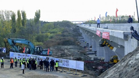 BRZA PRUGA BRŽA OD ROKA: Reporteri Novosti na železničkoj trasi kod Bačke Topole i Malog Iđoša