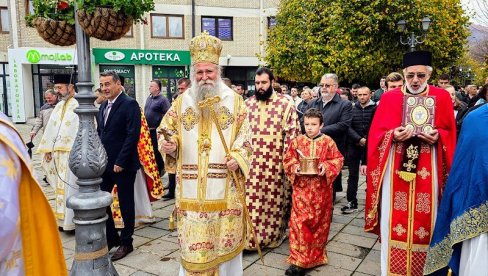 JEDINA PRAVA LJUBAV POTVRĐUJE SE DELIMA: Mitropolit crnogorsko-primorski Joanikije na slavi Crkve Svetog Dimitrija u Kolašinu