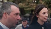 BORIMO SE DA MLADI OSTAJU U SRBIJI: Orlić i Đurićeva posetili građane Rume (VIDEO) BORIMO SE DA MLADI OSTAJU U SRBIJI: Orlić i Đurićeva posetili građane Rume (VIDEO)