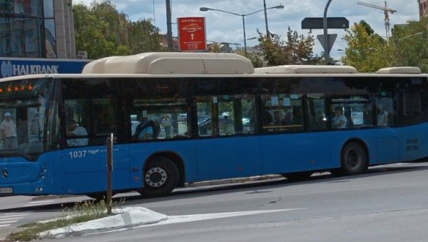 РАДОВИ НА ВОДОВОДНОЈ МРЕЖИ У НОВОМ САДУ: Аутобуска линија број 12 мења трасу на Телепу РАДОВИ НА ВОДОВОДНОЈ МРЕЖИ У НОВОМ САДУ: Аутобуска линија број 12 мења трасу на Телепу
