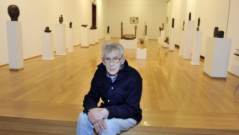 HUMOR NAS BRANI OD STVARNOSTI: Vajar i profesor Slavoljub Caja Radojčić o monografiji i izložbi u Muzeju Cepter (FOTO) HUMOR NAS BRANI OD STVARNOSTI: Vajar i profesor Slavoljub Caja Radojčić o monografiji i izložbi u Muzeju Cepter (FOTO)