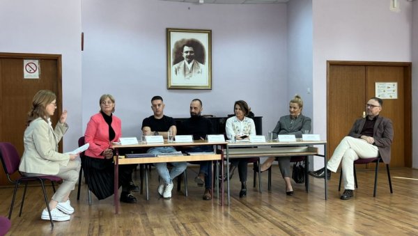 ОПШТИНА ДЕЛИ БРИГУ С РОДИТЕЉИМА: У Кули одржана радионица на тему Шта да радимо са децом? ОПШТИНА ДЕЛИ БРИГУ С РОДИТЕЉИМА: У Кули одржана радионица на тему Шта да радимо са децом?