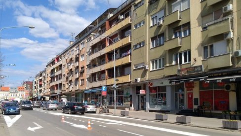 UŽAS U POŽAREVCU: Devojka pala sa četvrtog sprata, hitno transportovana za Beograd UŽAS U POŽAREVCU: Devojka pala sa četvrtog sprata, hitno transportovana za Beograd