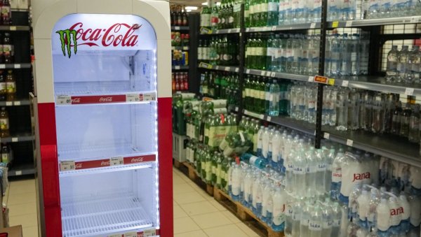 БРОЈ ОТРОВАНИХ СВАКОДНЕВНО РАСТЕ: Наставља се ужас у Хрватској због киселе воде - једна особа смршала 20 килограма, под лупом још људи БРОЈ ОТРОВАНИХ СВАКОДНЕВНО РАСТЕ: Наставља се ужас у Хрватској због киселе воде - једна особа смршала 20 килограма, под лупом још људи