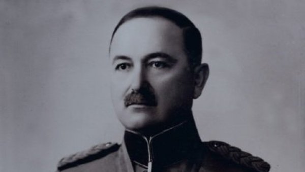 ОСЛОБАЂАО ЈЕ СРБИЈУ, А УМРО У ИЗГАНСТВУ: Ко је генерал са 20 одликовања, чија је војска марширала од Солуна до Темишвара? (ФОТО/ ВИДЕО) ОСЛОБАЂАО ЈЕ СРБИЈУ, А УМРО У ИЗГАНСТВУ: Ко је генерал са 20 одликовања, чија је војска марширала од Солуна до Темишвара? (ФОТО/ ВИДЕО)
