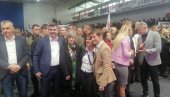 МОЈА МАЈКА ЈЕ ДОШЛА ДА ПРУЖИ ПОДРШКУ ВУЧИЋЕВИМ РОДИТЕЉИМА И ДЕЦИ: Емотиван говор премијерке на митингу у Пироту