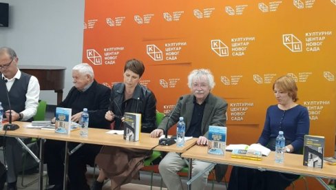 ПУТ КРОЗ ВРЕМЕ И ПРОСТОР: У Новом Саду снимају филм о аустријском књижевнику Карлу-Маркусу Гаусу ПУТ КРОЗ ВРЕМЕ И ПРОСТОР: У Новом Саду снимају филм о аустријском књижевнику Карлу-Маркусу Гаусу