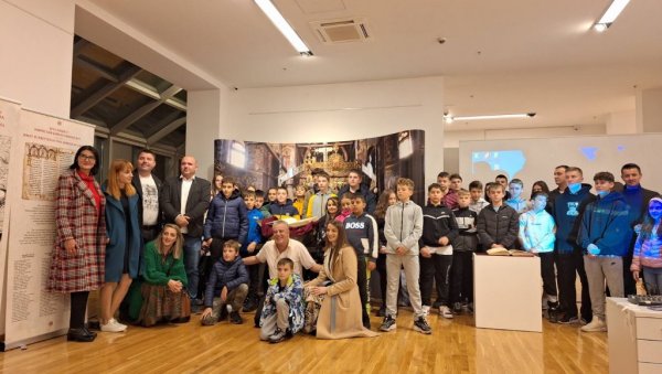 ОБИШЛИ ЗАВИЧАЈНИ МУЗЕЈ: Ученици из Ораховца и Велике Хоче у посети Пљевљима ОБИШЛИ ЗАВИЧАЈНИ МУЗЕЈ: Ученици из Ораховца и Велике Хоче у посети Пљевљима