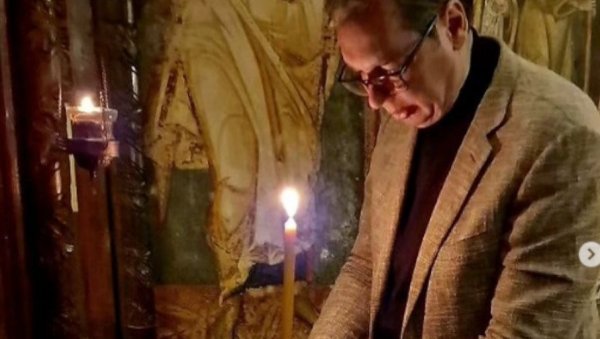 ОВДЕ УВЕК ДОБИЈЕМ НОВУ ЕНЕРГИЈУ И ПОСЕБНУ СНАГУ: Председник Вучић уочи одласка у Париз посетио манастир Поганово (ФОТО) ОВДЕ УВЕК ДОБИЈЕМ НОВУ ЕНЕРГИЈУ И ПОСЕБНУ СНАГУ: Председник Вучић уочи одласка у Париз посетио манастир Поганово (ФОТО)