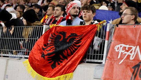 ALBANSKA POSLA! Skandal u Nemačkoj, navijači psovali Srbiju i majke fudbalerima TSC-a ALBANSKA POSLA! Skandal u Nemačkoj, navijači psovali Srbiju i majke fudbalerima TSC-a