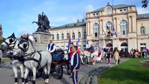 OD FIJAKERA DO SVADBARSKOG KUPUSA: Održan tradicionalni vašar u Semberiji