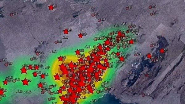 ВИШЕ ОД 1000 ЗЕМЉОТРЕСА НА ИСЛАНДУ: Наређена евакуација због опасности од ерупције вулкана (ФОТО/ВИДЕО) ВИШЕ ОД 1000 ЗЕМЉОТРЕСА НА ИСЛАНДУ: Наређена евакуација због опасности од ерупције вулкана (ФОТО/ВИДЕО)